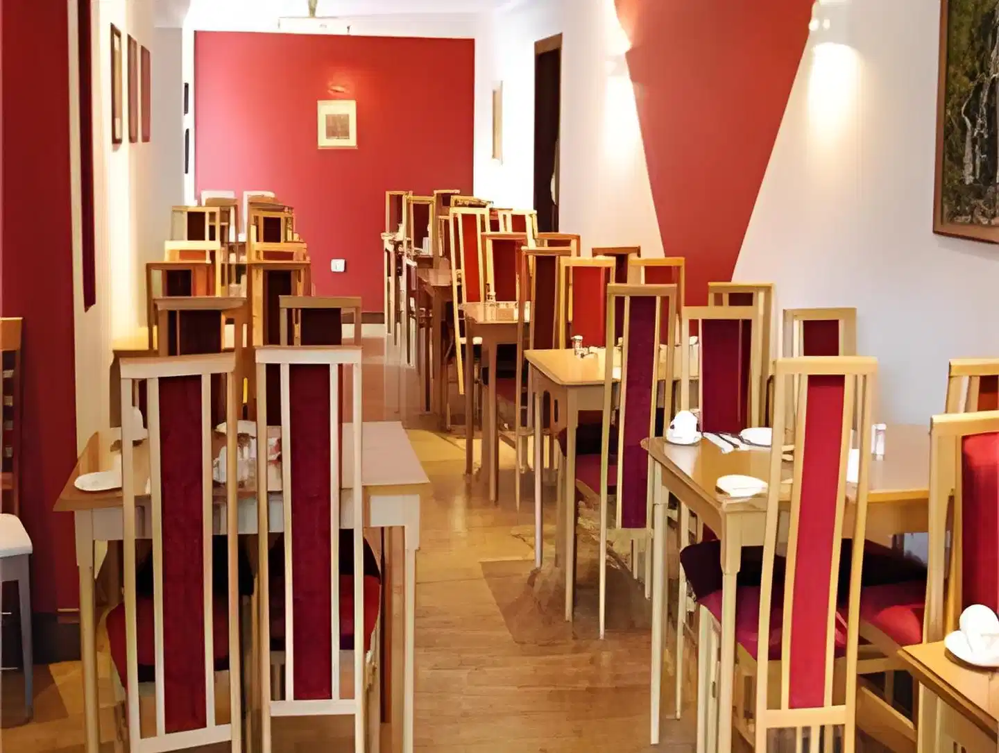 HarmonyInn - Glena House Restaurant