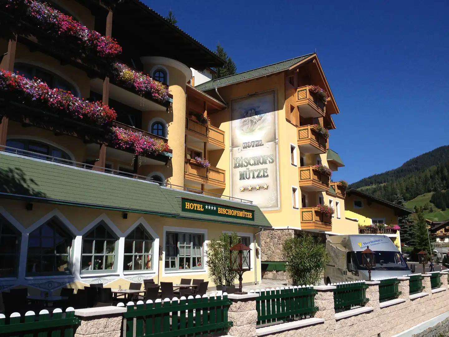 Hotel Bischofsmütze Aussenansicht