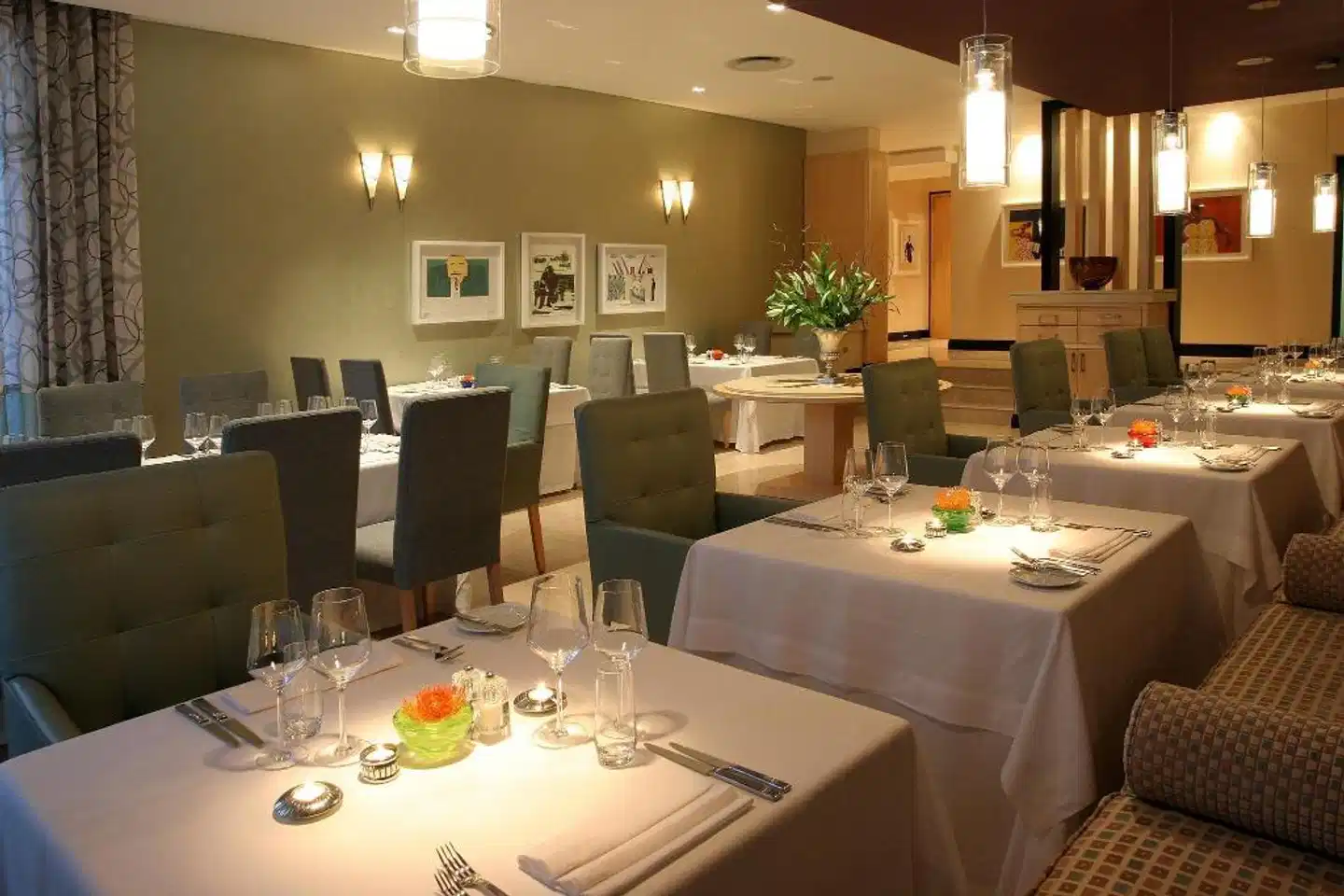 No 5 Boutique Art Hotel Restaurant