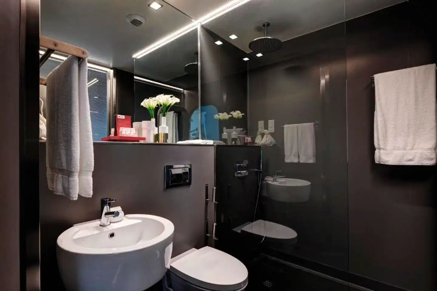 LX Boutique Hotel Badezimmer