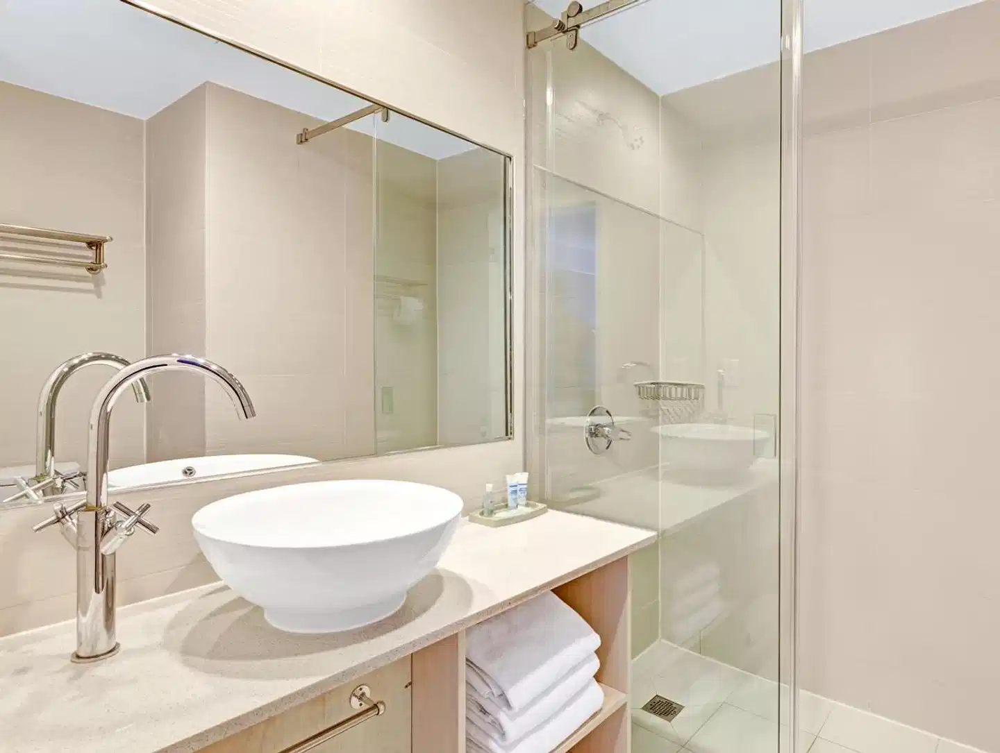 Wyndham Garden Long Island City Badezimmer