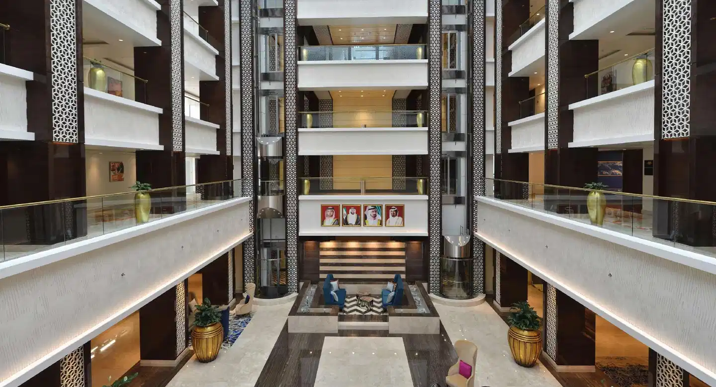 Radisson Blu Hotel Ajman Aussenansicht