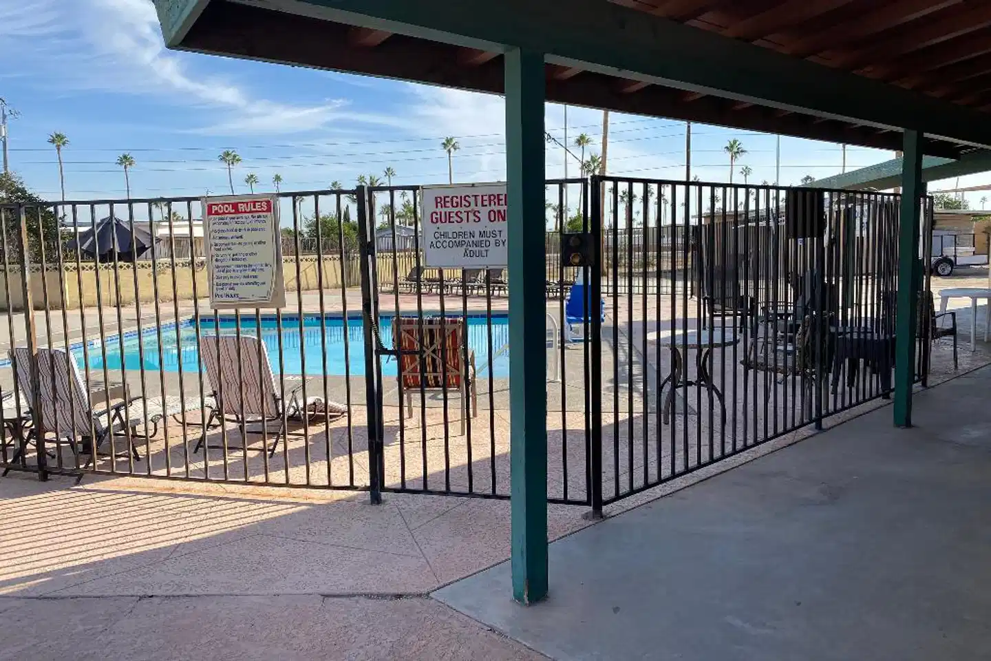 Desert Grove Inn and Suites Terrasse