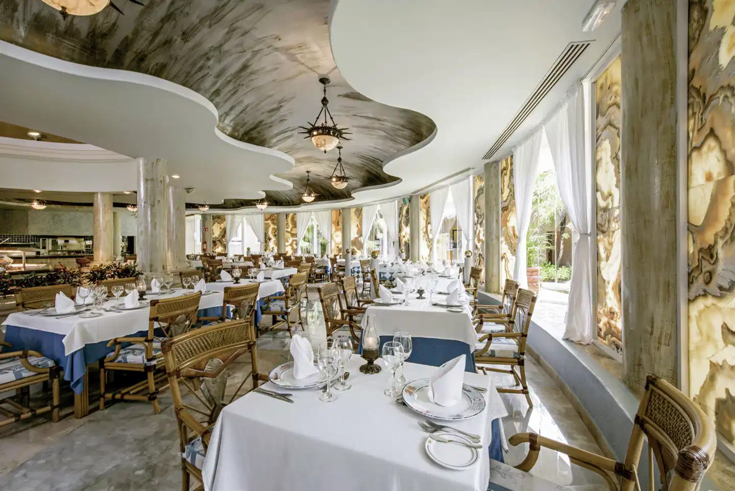 Iberostar Waves Paraíso del Mar Restaurant