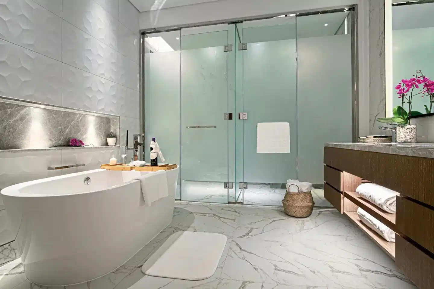 Al Jaddaf Rotana Suite Hotel Badezimmer