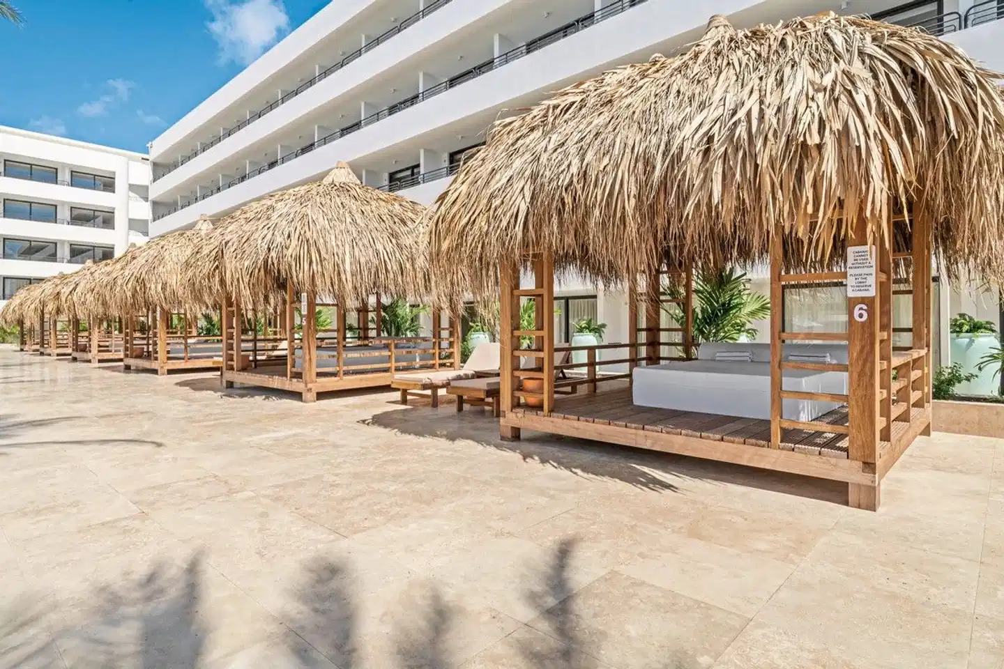 The Rif at Mangrove Beach Corendon Curaçao All-Inclusive, Curio by Hilton Bar