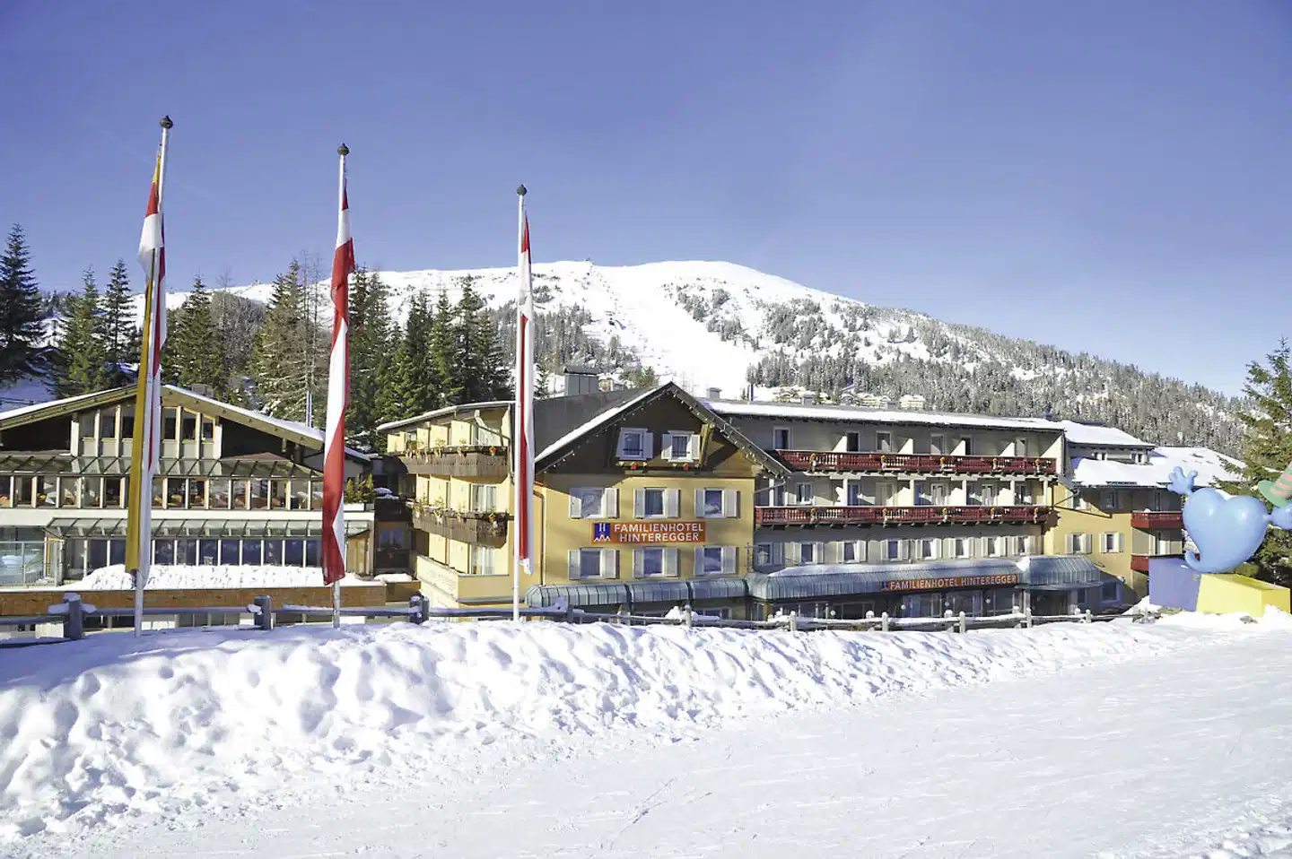 Familienhotel Hinteregger Aussenansicht