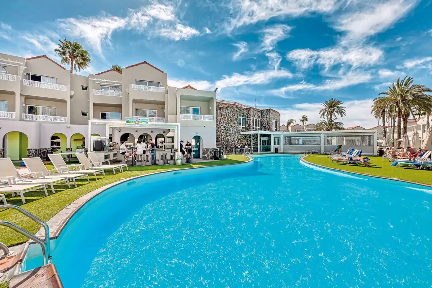 LIVVO Koala Garden Appartements Pool