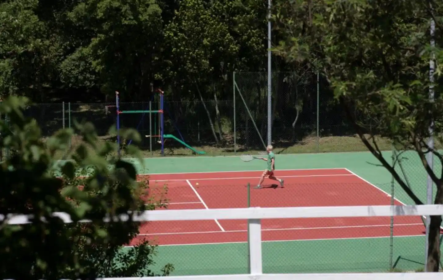 Pausania Inn Sport und Entertainment