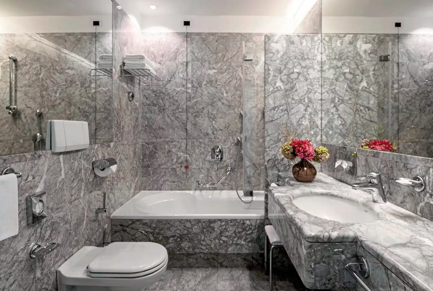 Parkhotel Laurin Badezimmer