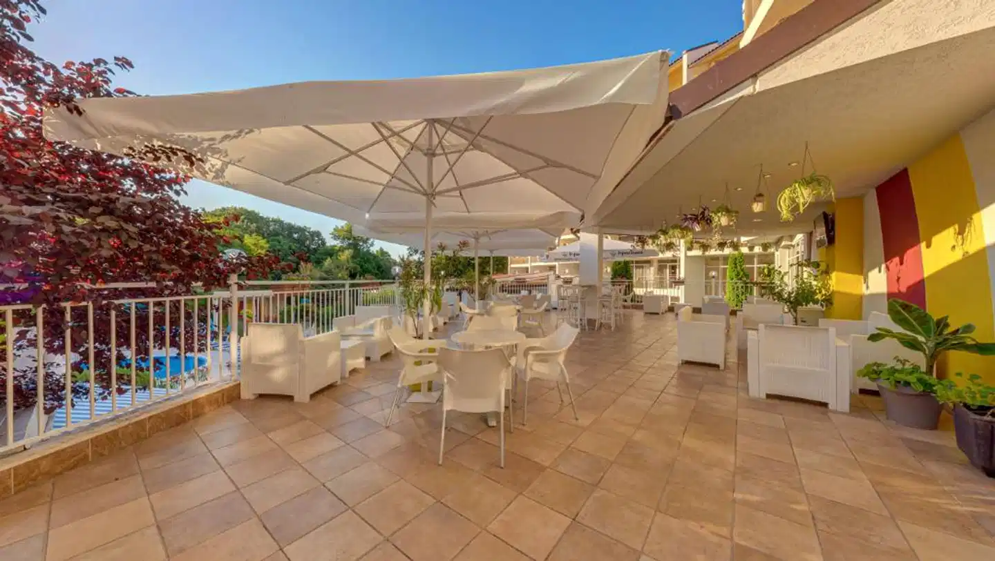 Madara Park Hotel Terrasse