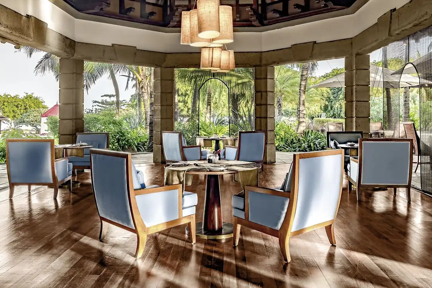 Maradiva Villas Resort & Spa Lobby