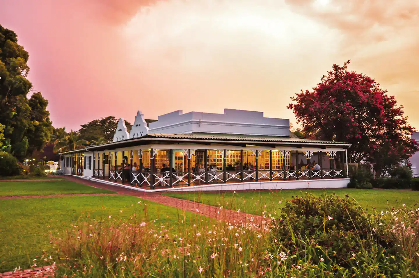 Tsitsikamma Village Inn Aussenansicht