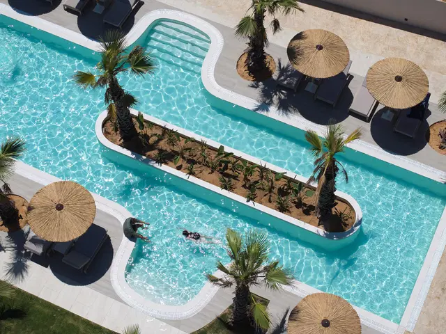 Oros Luxury Beach Resort POOL