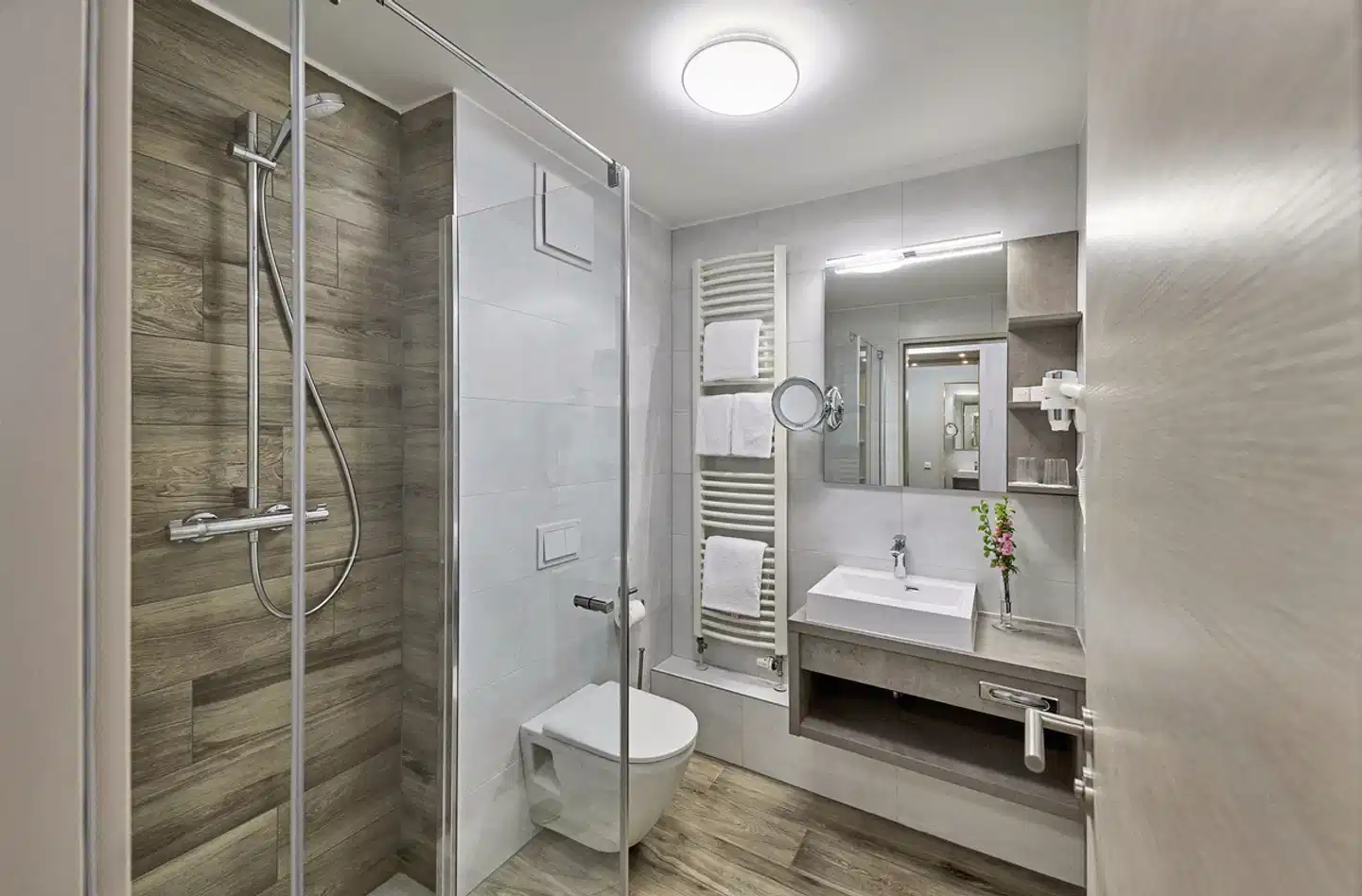 R&R Strandhotel Baabe Badezimmer