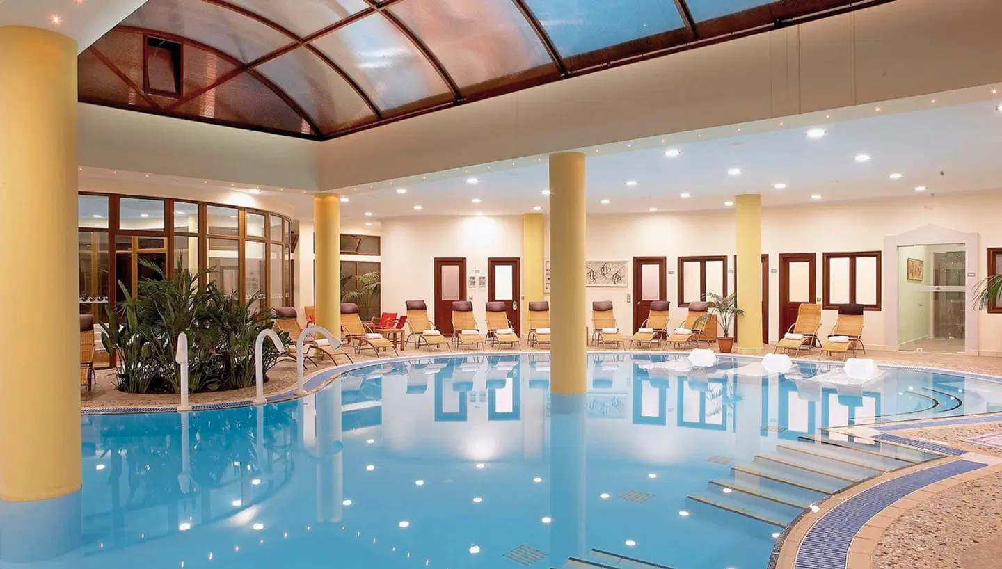 Atrium Palace Thalasso Spa Resort & Villas Hallenbad