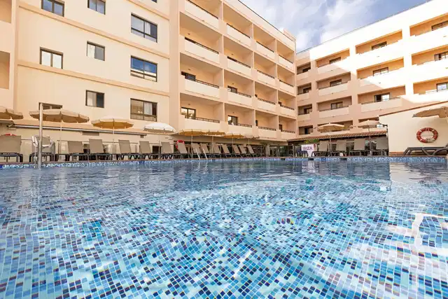 Invisa La Cala Pool