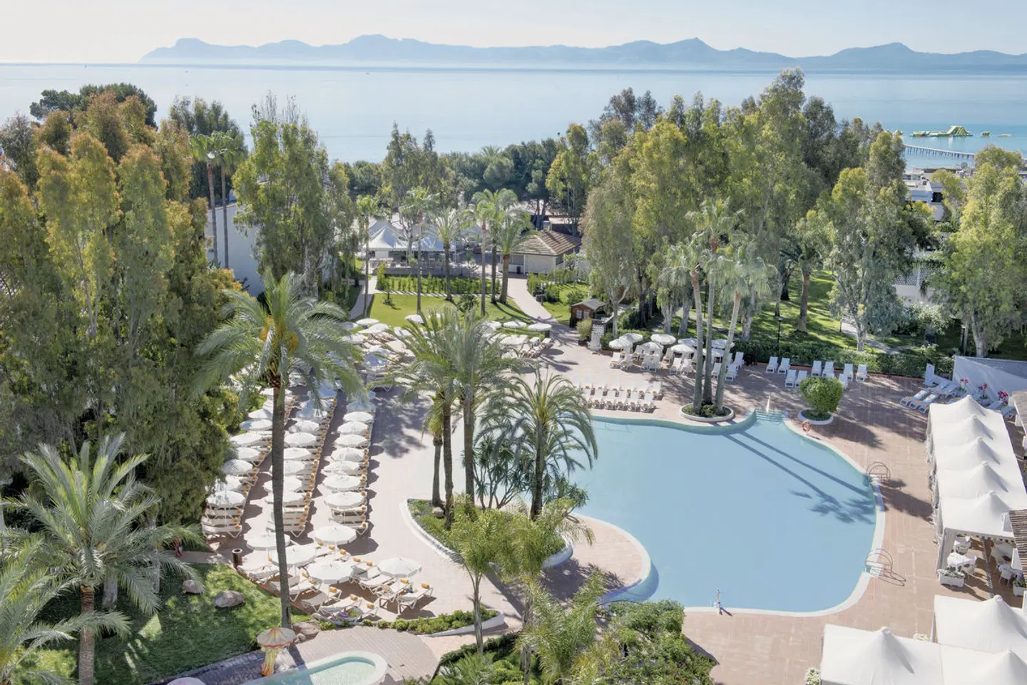 Iberostar Waves Ciudad Blanca Aussenansicht