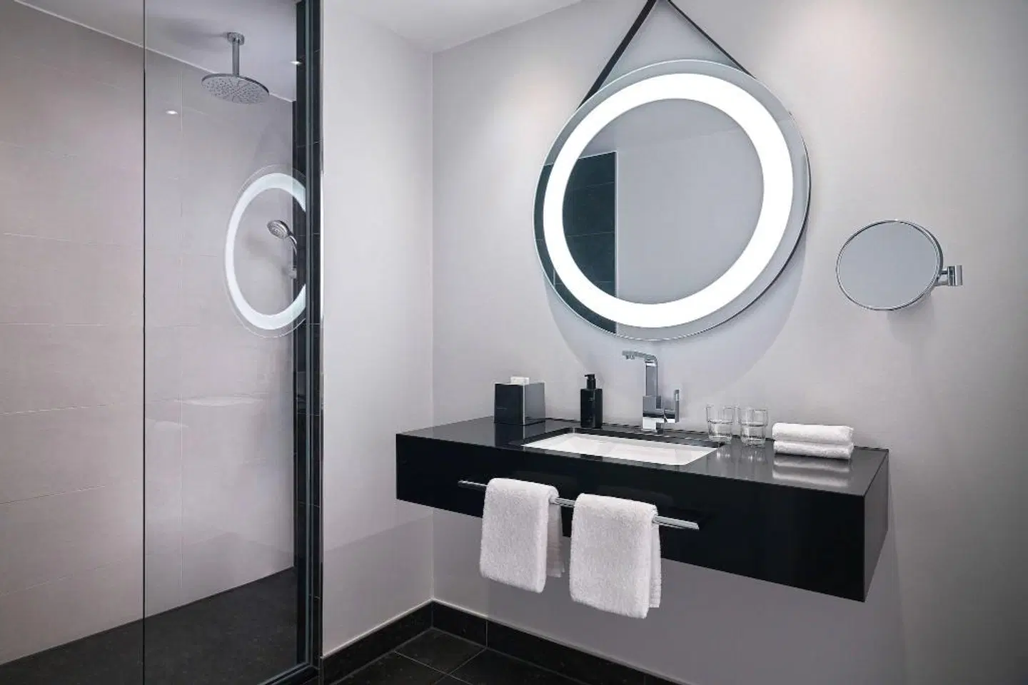 Hotel Elephant Weimar, Autograph Collection Badezimmer