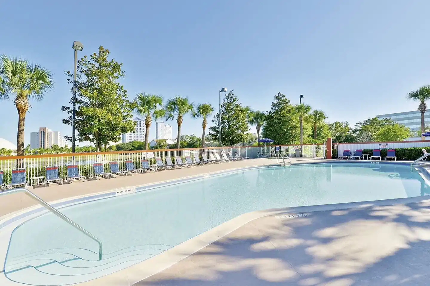 Comfort Inn near Universal Convention Center Pool