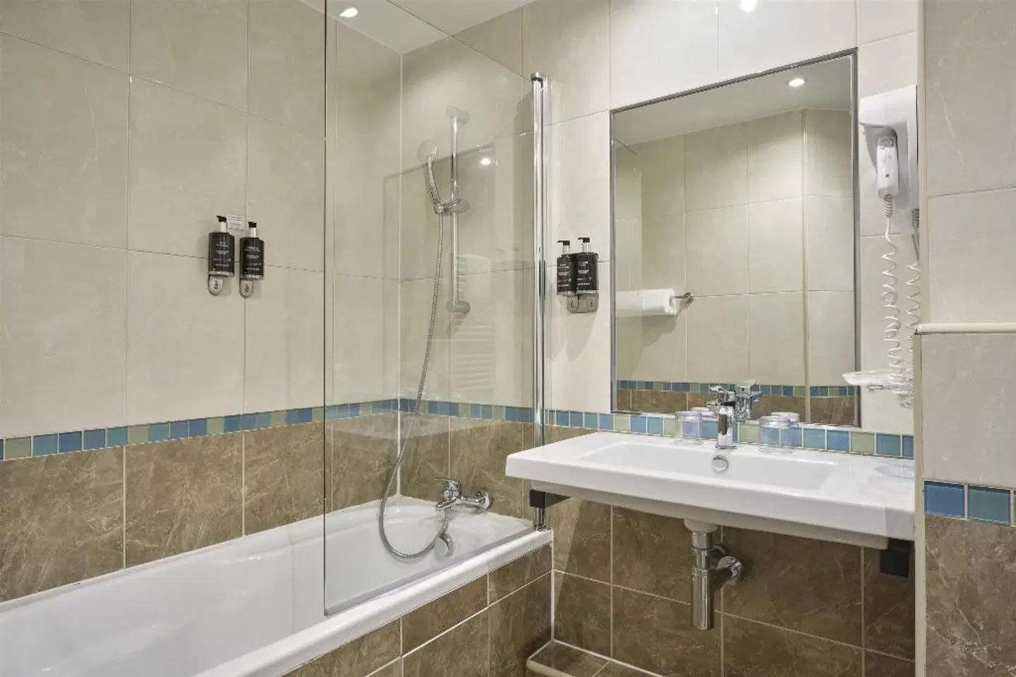 Etoile Saint Ferdinand Badezimmer