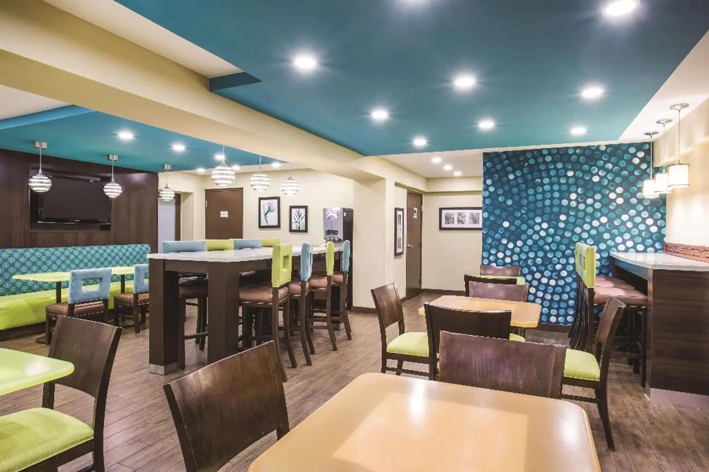 La Quinta Inn & Suites Oceanfront Daytona Beach Bar