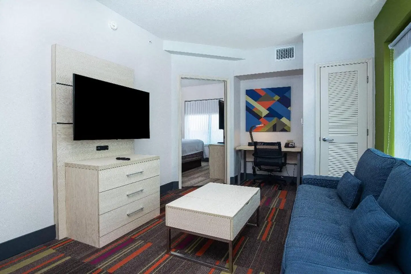 Holiday Inn Express & Suites Orlando - International Drive Wohnbeispiel