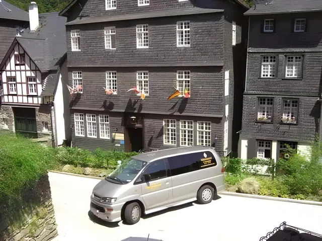 Graf Rolshausen Sport und Entertainment