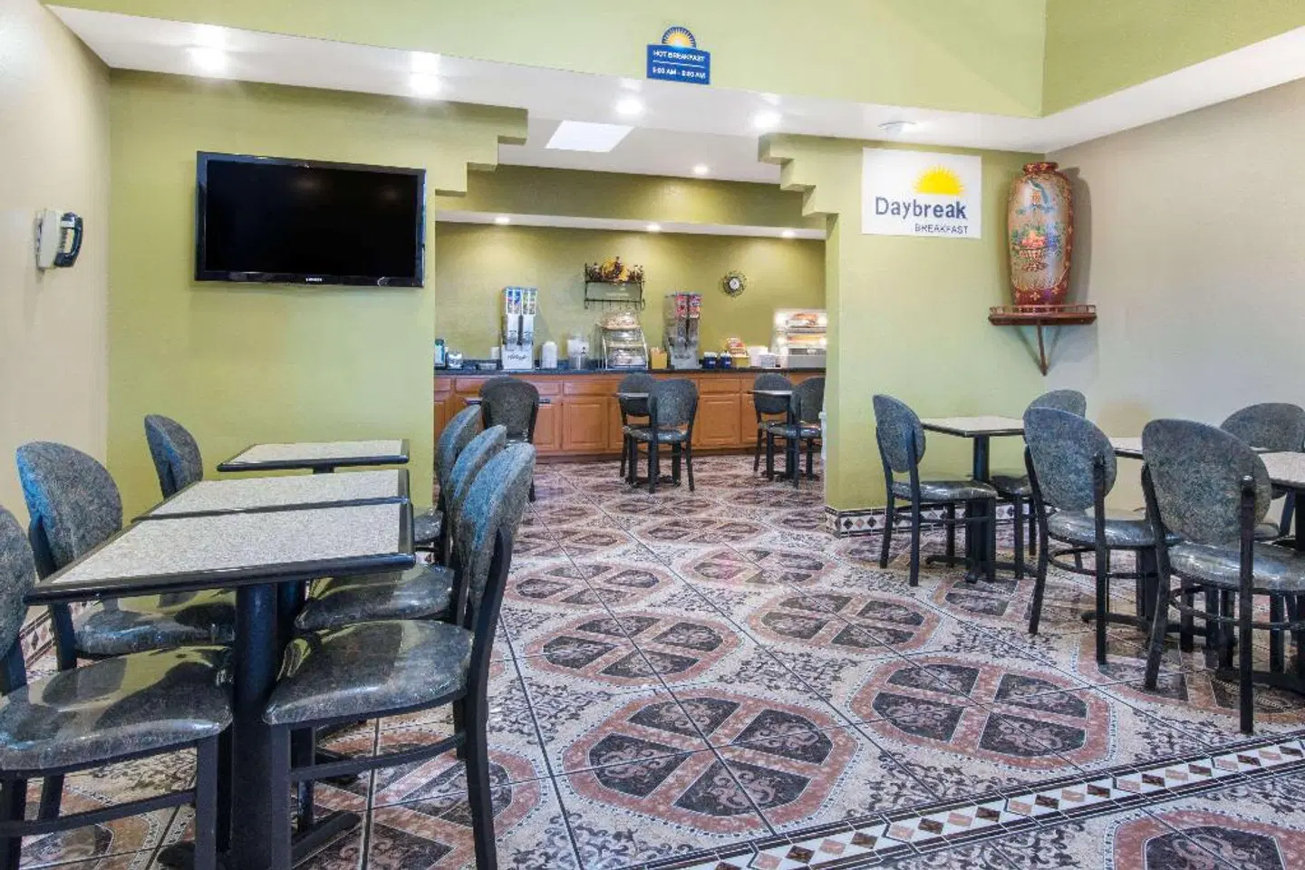 Days Inn by Wyndham Carlsbad Lobby