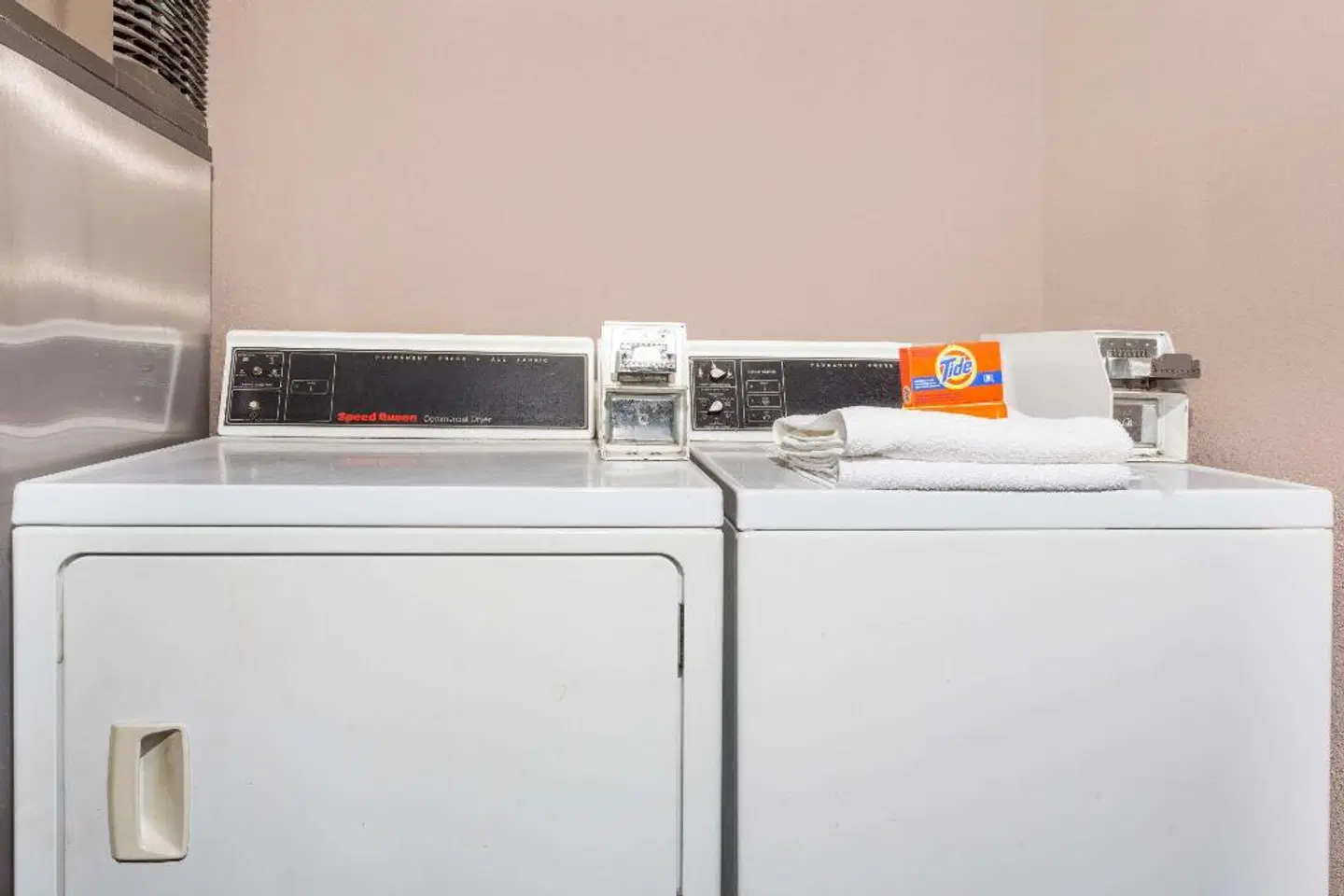 Super 8 by Wyndham Marianna Modellaufnahme