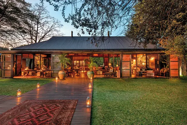 Mukwa River Lodge Aussenansicht