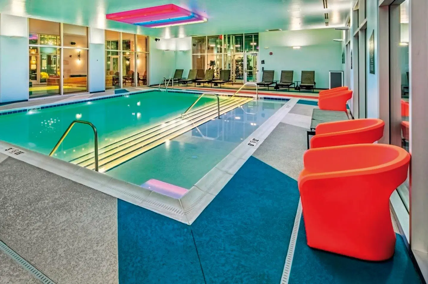 Aloft Anchorage Hallenbad