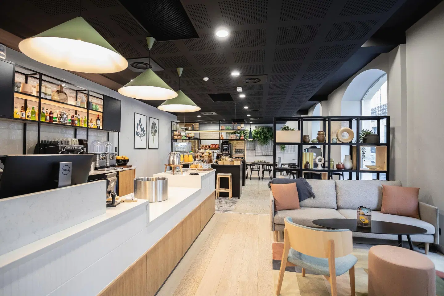 Staycity Aparthotels Paris La Defense Bar