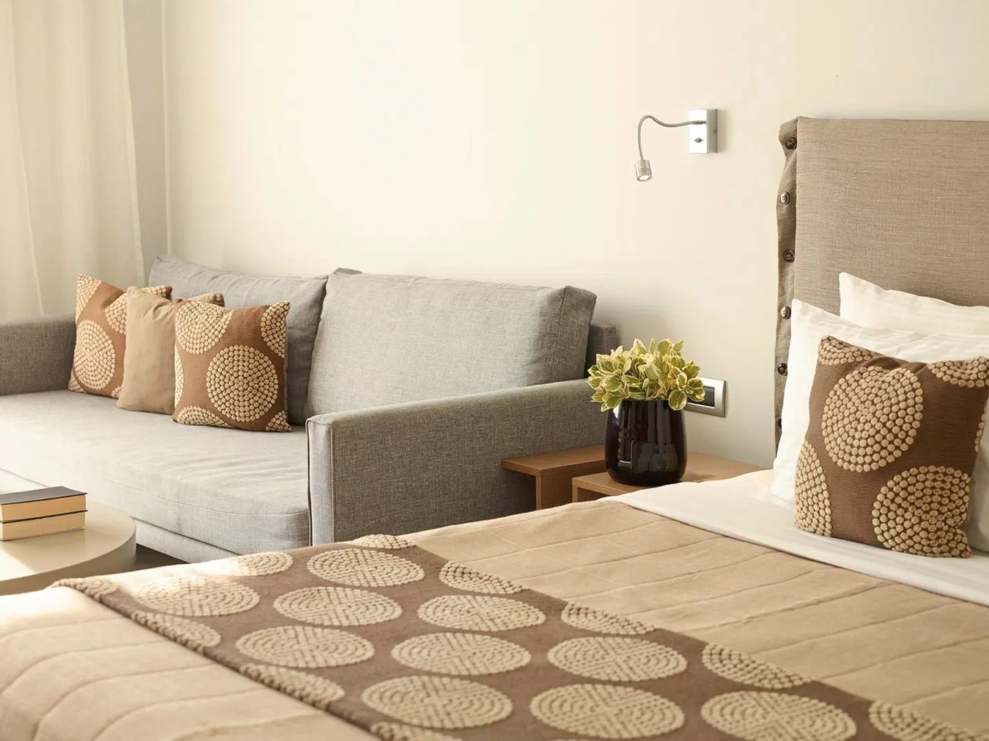 The Ixian Grand & All Suites Wohnbeispiel