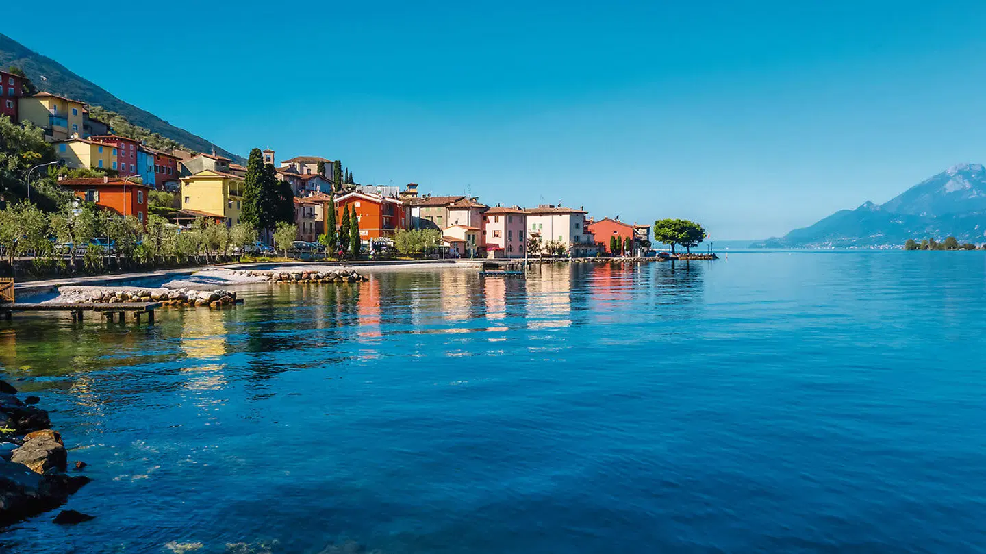 Villaggio Casa e Lago Landschaft