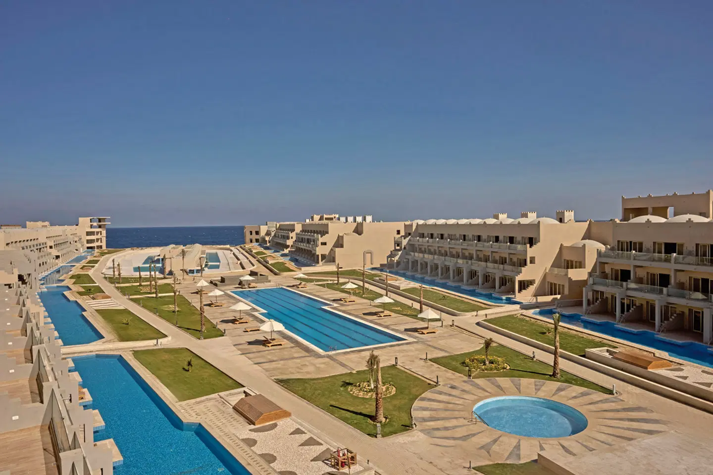 Diamond Beach by Pearl Resort Pool