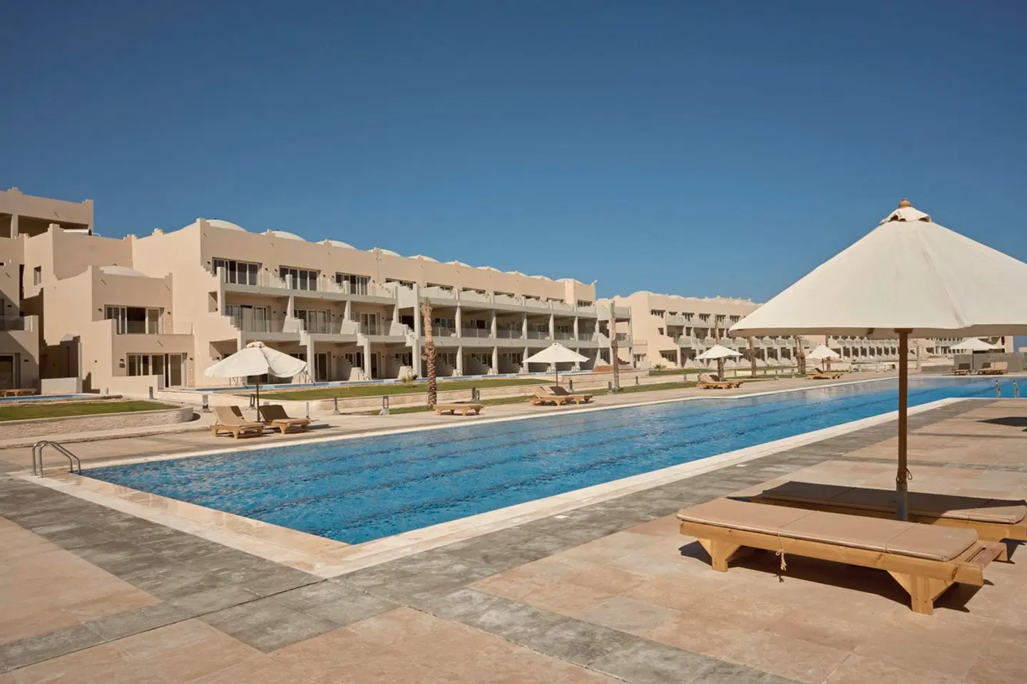 Diamond Beach by Pearl Resort Pool