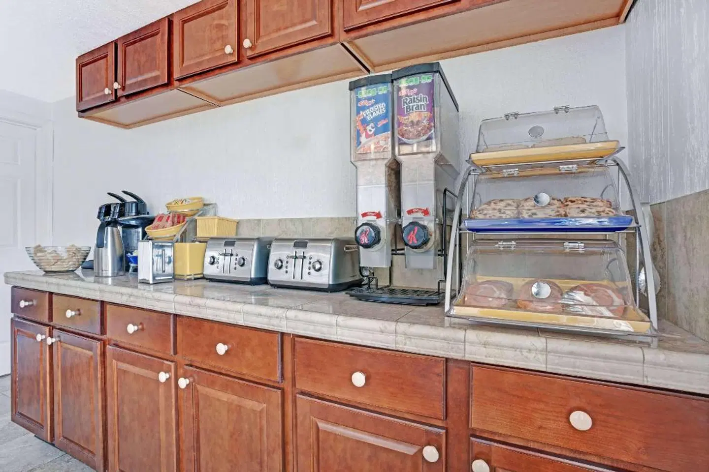 Days Inn by Wyndham Seattle North of Downtown Lobby