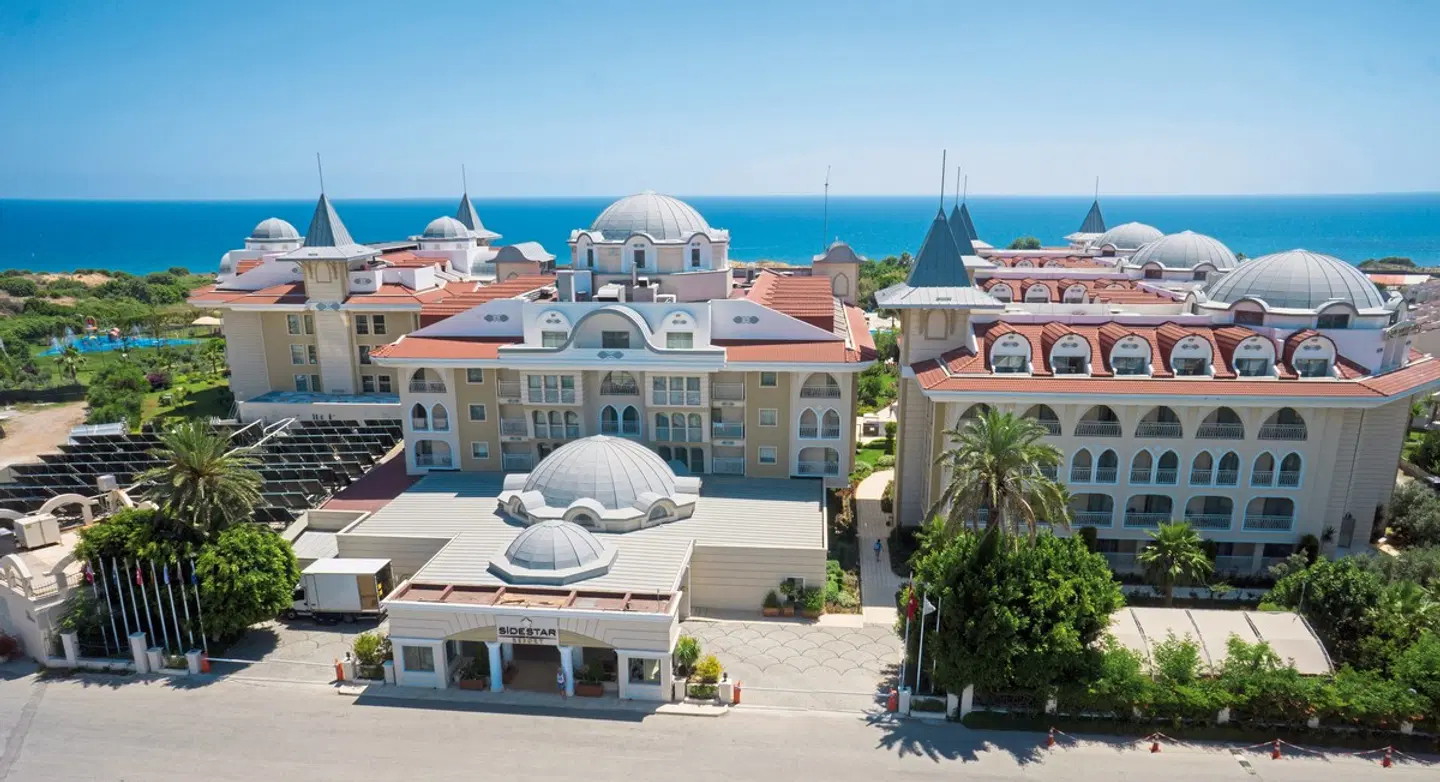 Side Star Resort Aussenansicht