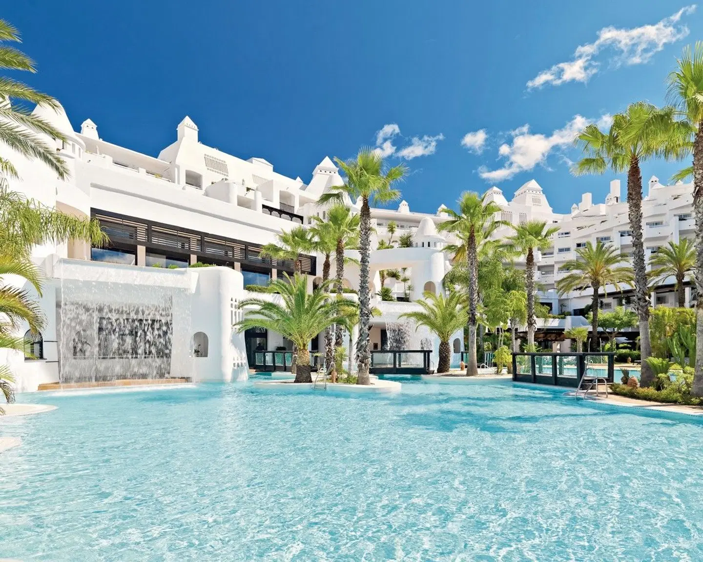 H10 Estepona Palace Aussenansicht