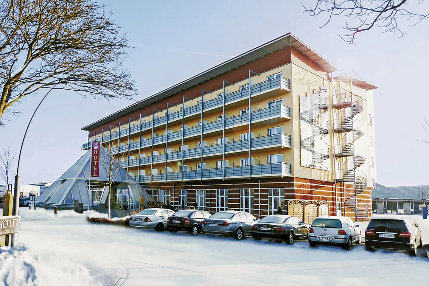 Kurhotel Pyramide Aussenansicht