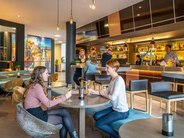 Novotel Edinburgh Park Hotel Bar