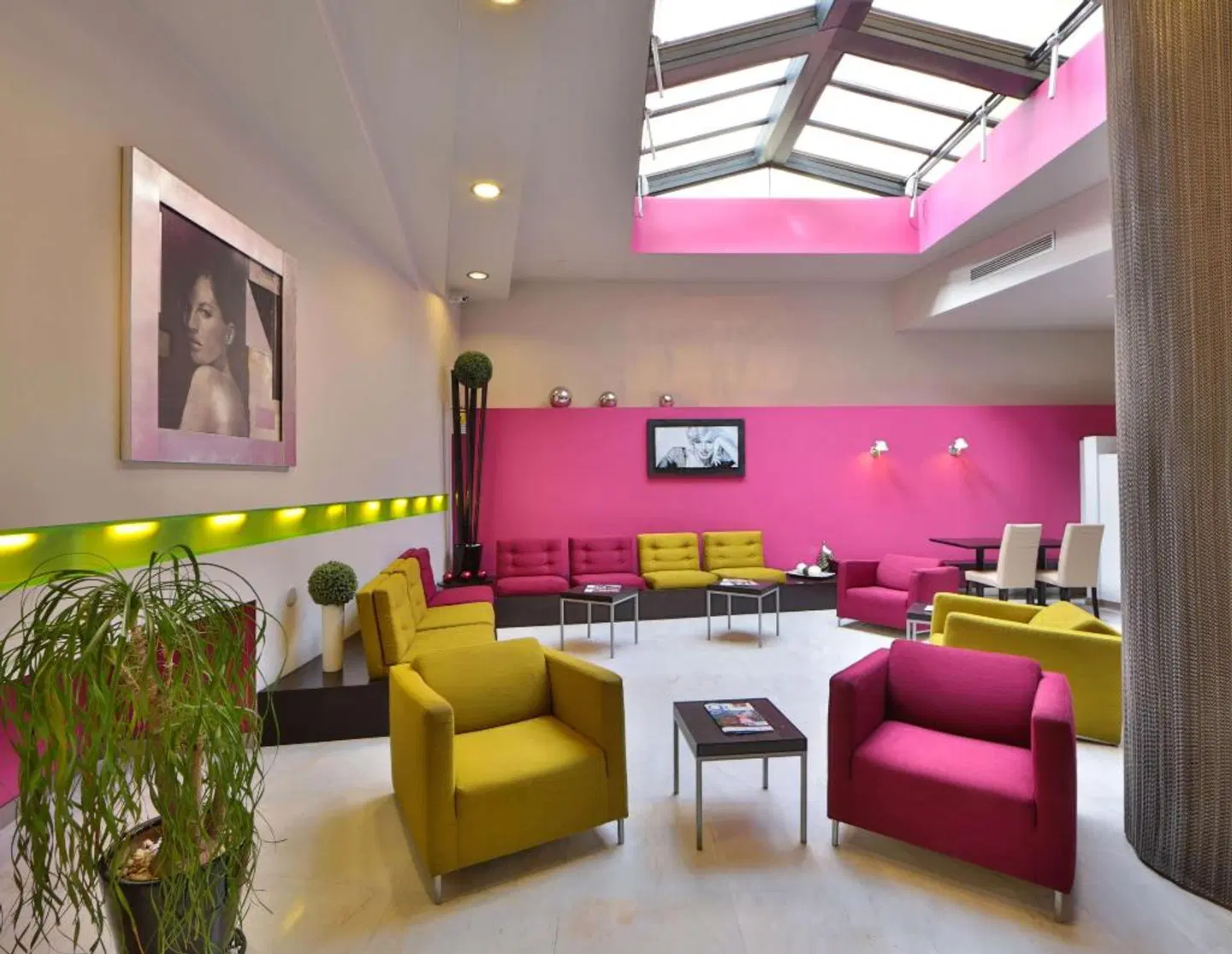 Best Western Cinemusic Hotel Lobby