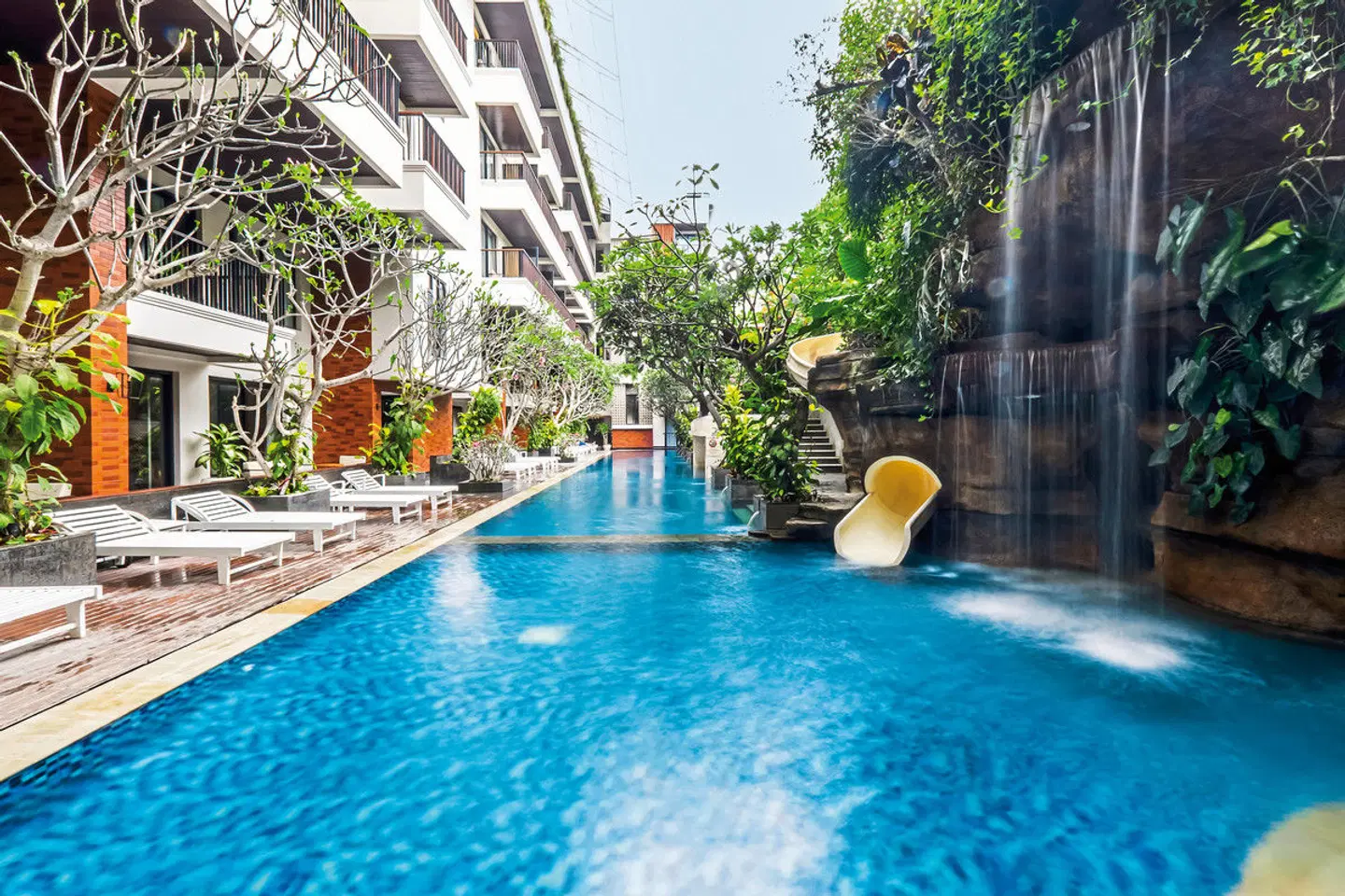 Jambuluwuk Oceano Seminyak Pool
