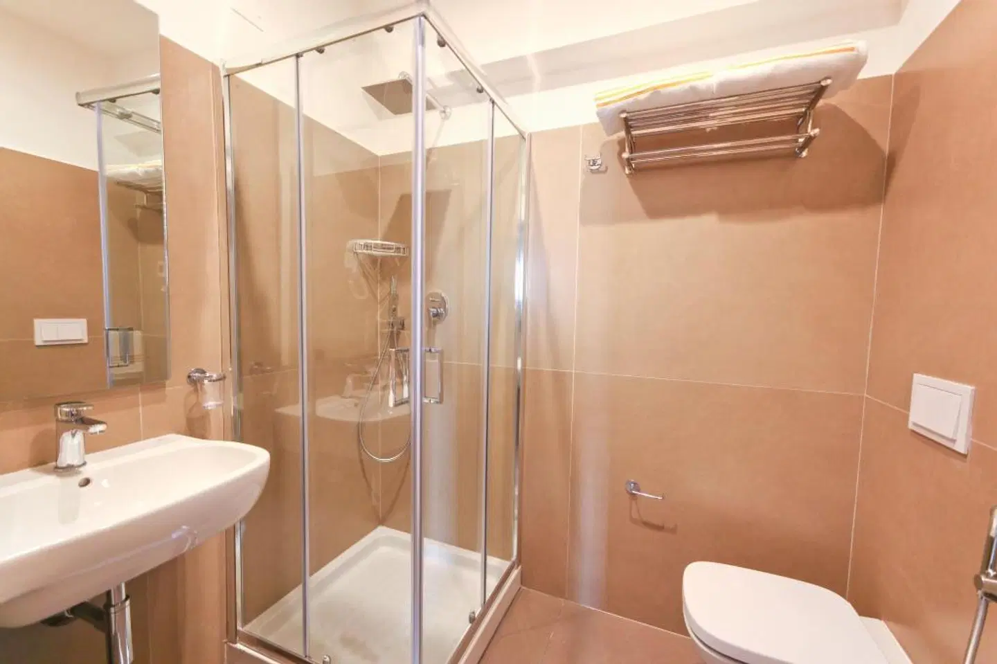 7th Floor Suite Badezimmer