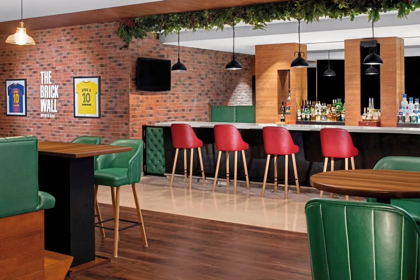 Holiday Inn Express Dubai Airport Bar