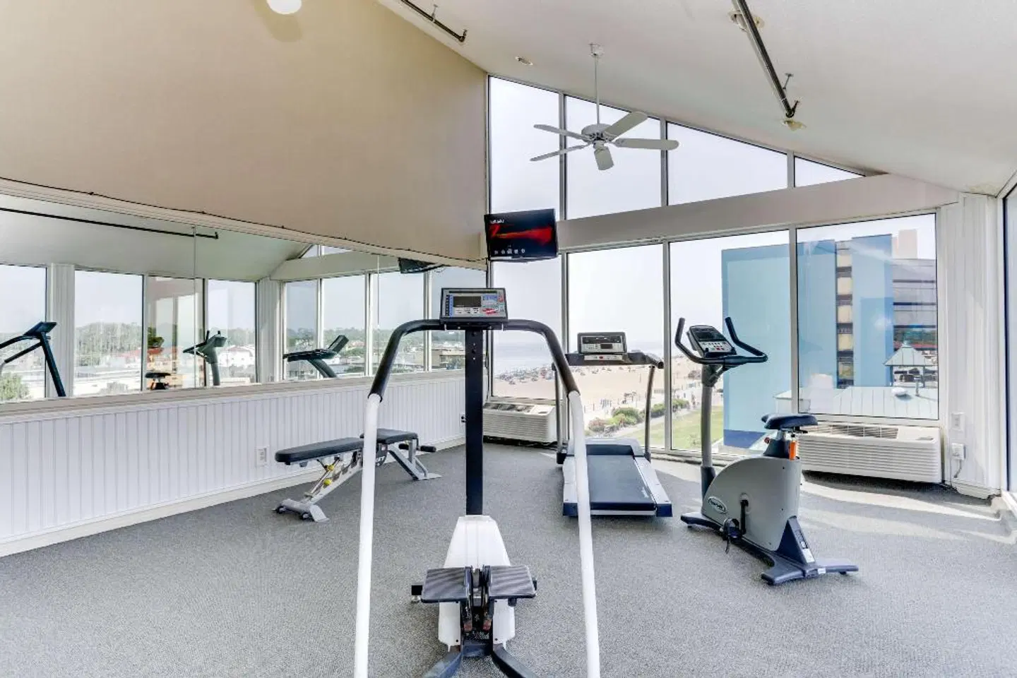 Moxy Virginia Beach Oceanfront Sport und Entertainment