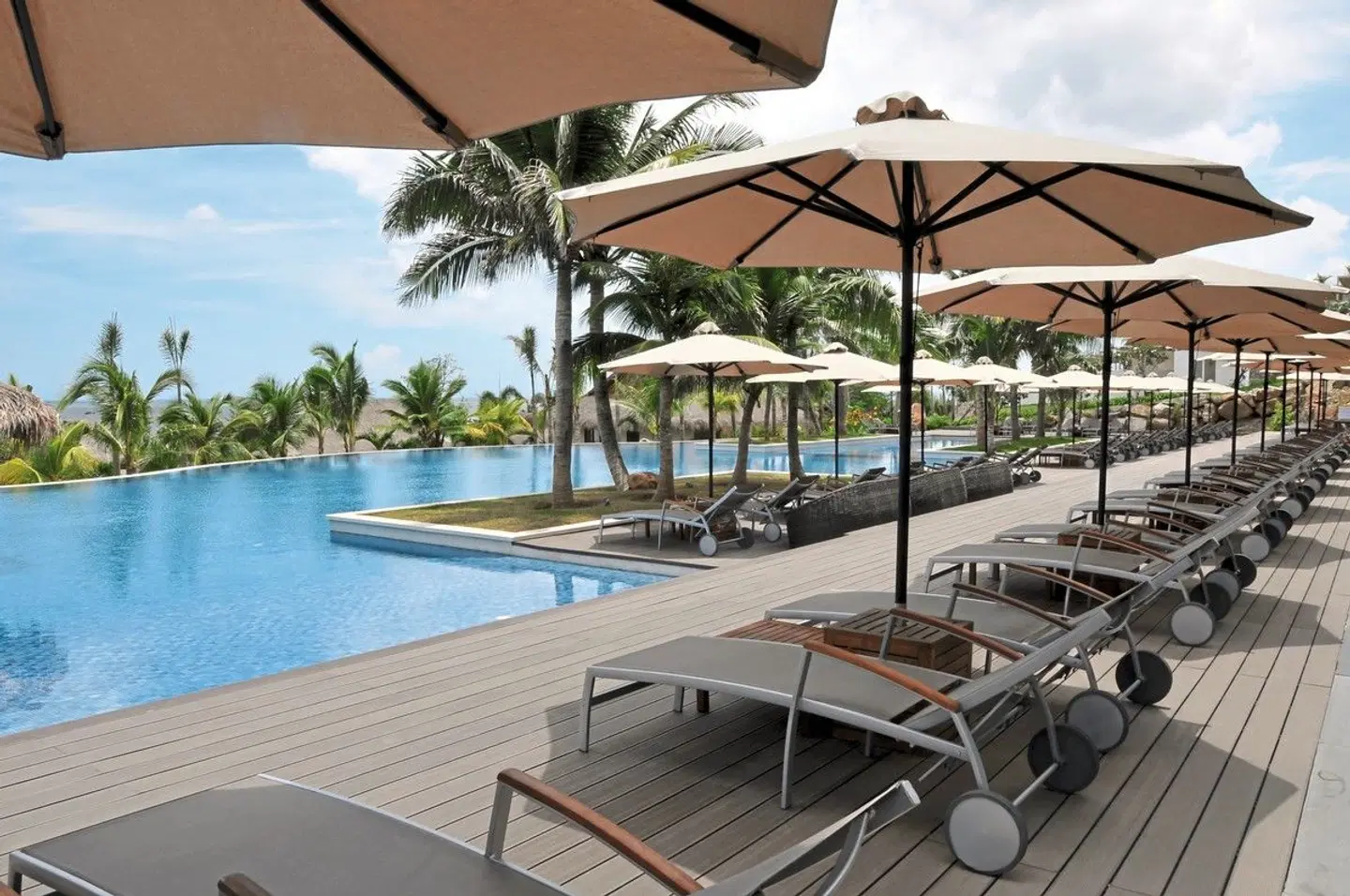 The Cliff Resort & Residences Pool