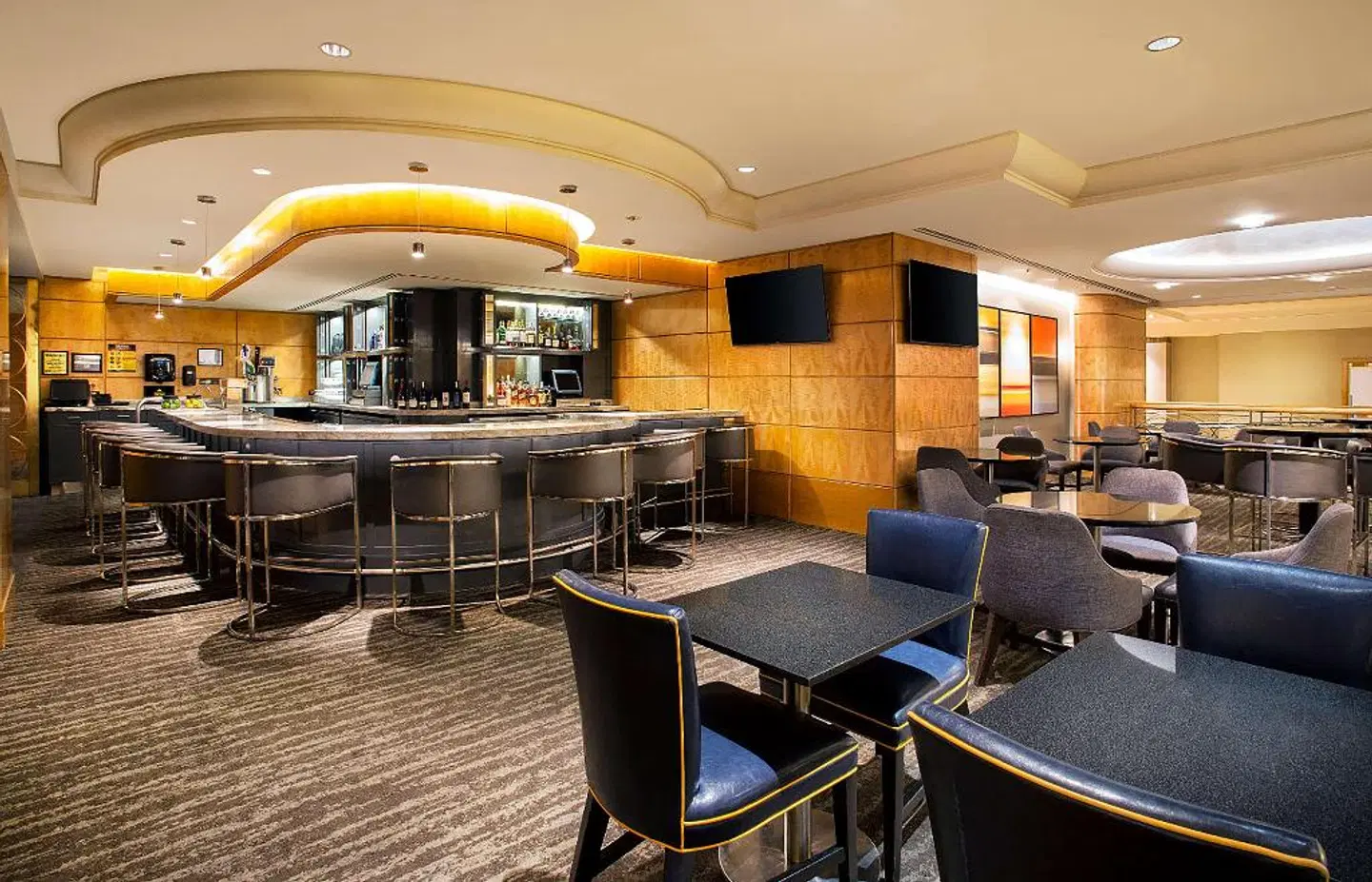 The Hilton Club - New York Bar