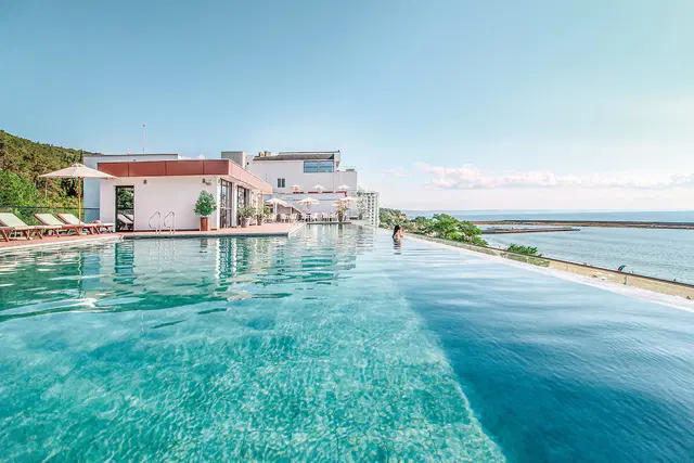 GRIFID Encanto Beach Pool